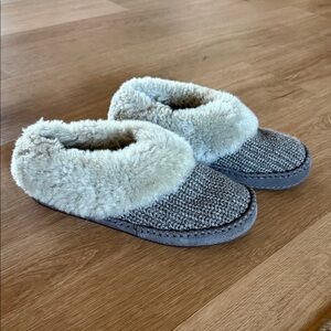 UGG Women's Gray Slippers
